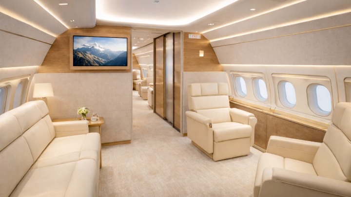 Airbus ACJ318 Jet Interior